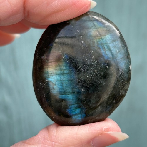 Labradorite palm stone - labradorite,