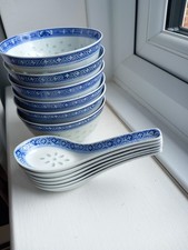6 Vintage Blu and White