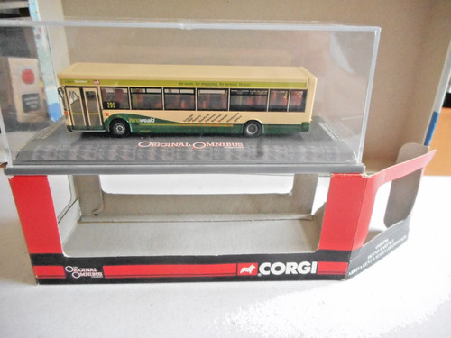 Corgi om44704 dennis dart - om44704,