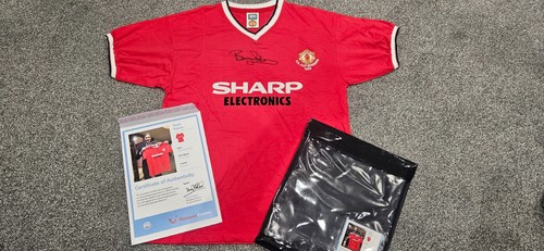 Bryan robson signed man utd - signed,