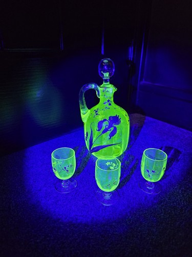 Rare uranium vaseline glass - uranium,