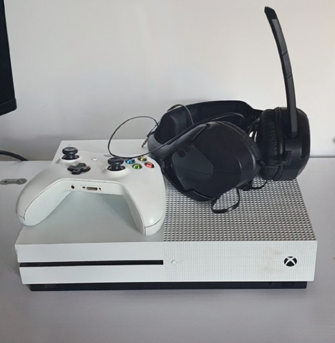 Microsoft xbox one - one, s