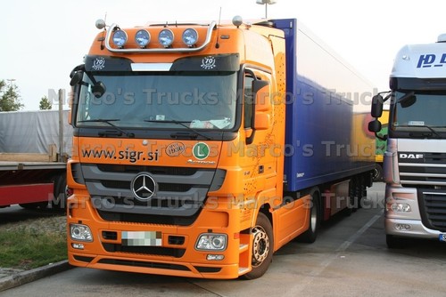Truck photo mercedes - truck,