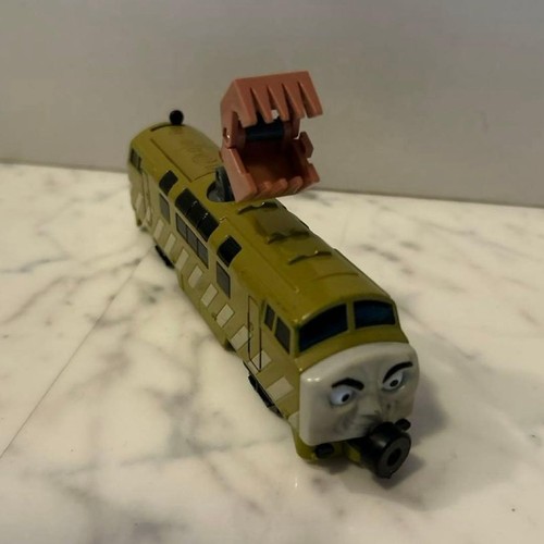 Thomas friends tank engine - &,