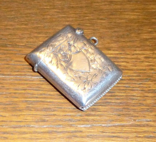 Antique solid silver vesta - solid,