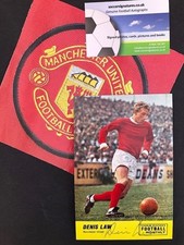 DENIS LAW SIGNED 1962-73 MANCHESTER UNITED 6 x 4 CHARLES BUCHAN CARD