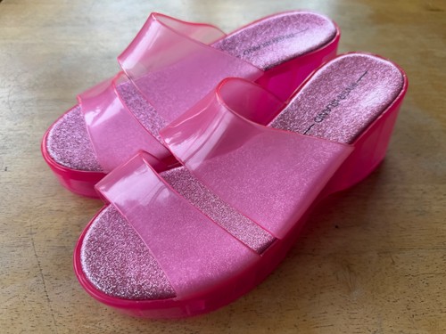 Hot pink river - hot,