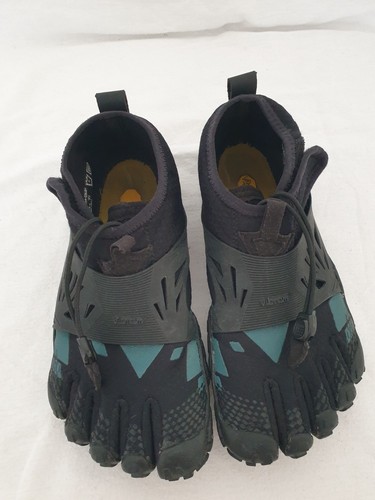 Vibram five finger trainers - finger,
