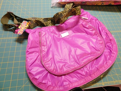 Zumba peek boo crossbody - peek-a-boo,