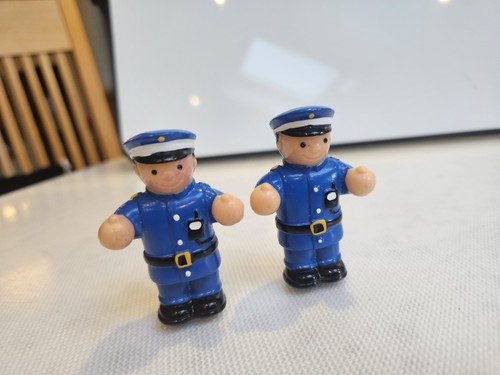 Wow toys police officers - wow,