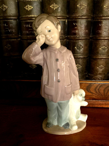 Nao sleepy head figurine - "sleepy,