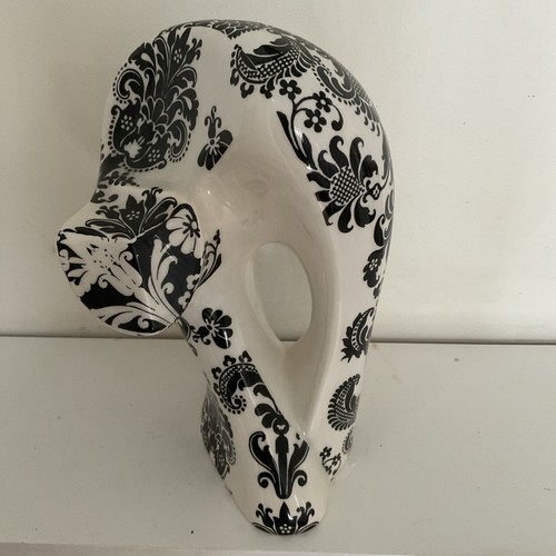 Black white large ornamental - white,