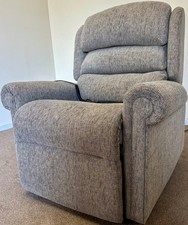 PRIDE MOBILITY LUXURY ELECTRIC RISER RECLINER LIFT DUAL MOTOR CHAIR CAN DELIVER