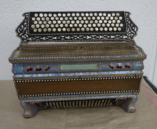 Accordion button - accordion,