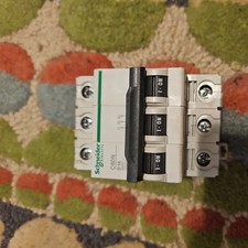 1 schneider C60N d16 consumer