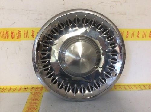 Plymouth 1961 hubcap - plymouth,