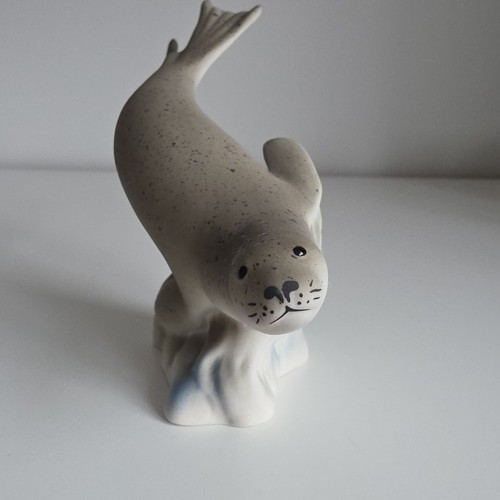 Highbank porcelain seal figure - highbank,