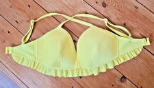 BRAVISSIMO VIBRANT YELLOW  RIBBED CRISS CROSS BACK RUFFLE BIKINI TOP 30G