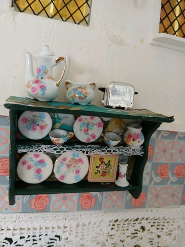 Dolls house display cabinet - dolls,