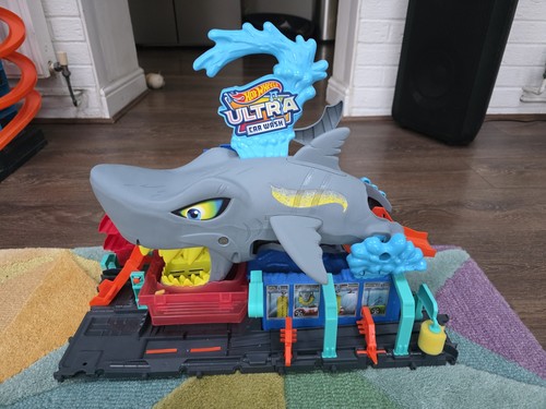 Hot wheels city - hot, shark