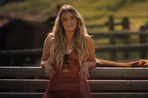 Beautiful lainey wilson - beautiful,