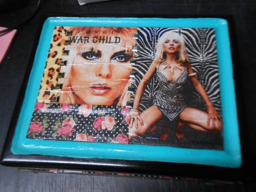 Blondie war child custom - war, art