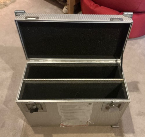 Vintage case design aluminium - vintage,