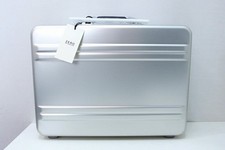 ZERO HALLIBURTON Slimline