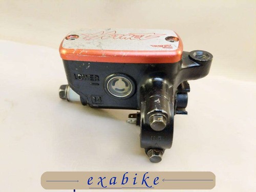 Front brake master cylinder