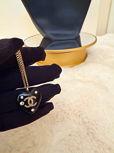 Gold tone necklace black - tone, y
