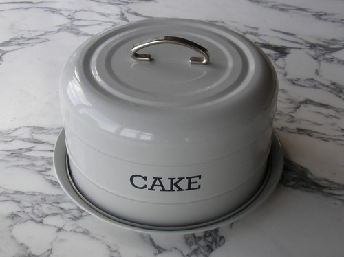 Extra large metal enamel cake - extra,