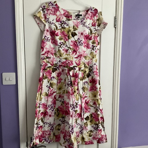 Very pretty pink floral - very,