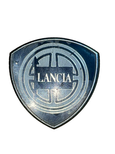 Emblem badge radiator grille