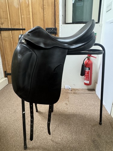 Prestige dressage saddle - prestige,