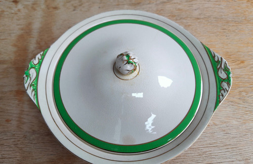 Vintage art deco - queens, green