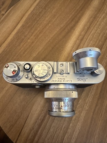Leica red dial - red,