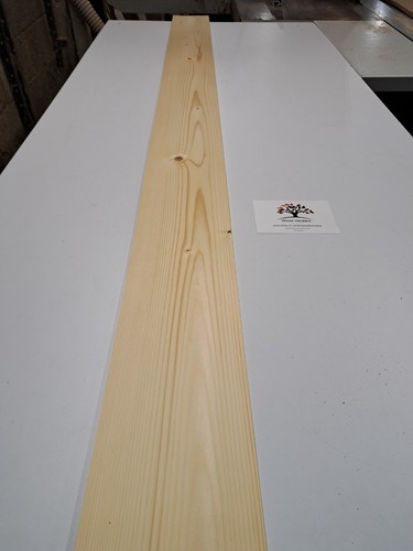 Knotty pine wood - knotty,