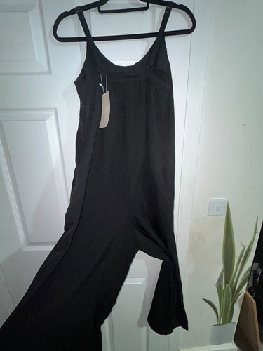 Women black neck strappy - black, v-neck