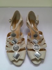 HOTTER SURABAYA BEIGE SANDALS PEWTER DETAIL SIZE 7 NEW