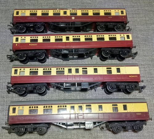 Triang lot of - -, 4x