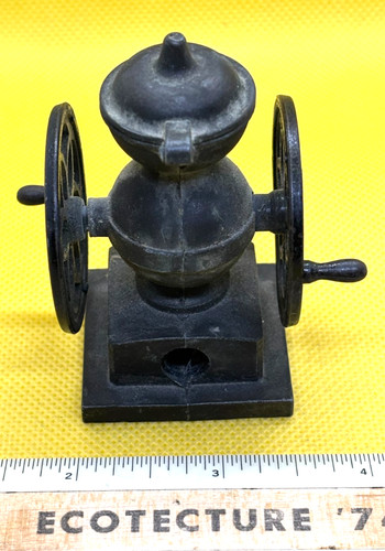 Vintage die cast metal old - die,