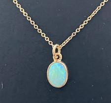 9CT GOLD OPAL PENDANT NECKLACE