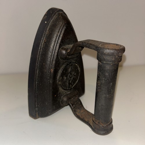Vintage sad iron - iron, k