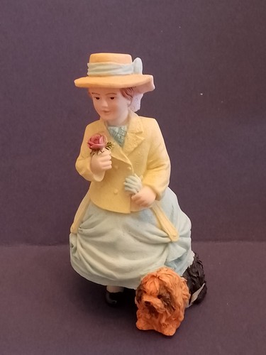 Dolls house girl - house,