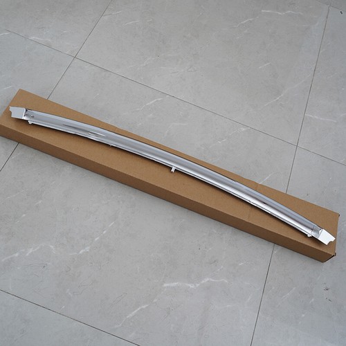 Front grille lower surround - lower,