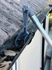 PROGUTTER gutter scoop and angle adapter - gutter cleaning