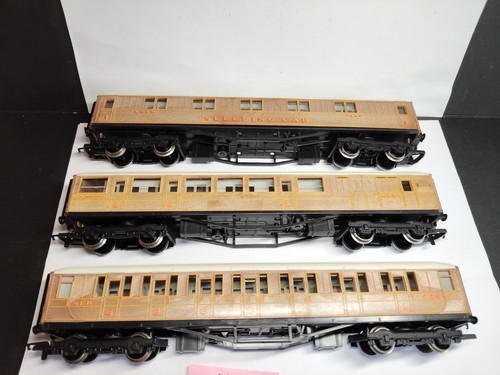 Hornby lner teak coaches - lner,