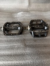 DMR V8 Black Pedals