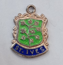VINTAGE SILVER BRACELET CHARM ST.IVES TRAVEL SHIELD PLACE NAME CHARM.   CH1-3