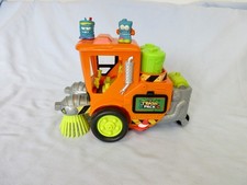 Grossery Gang Trash Pack Street Sweeper + 2 x Exclusive Trashies